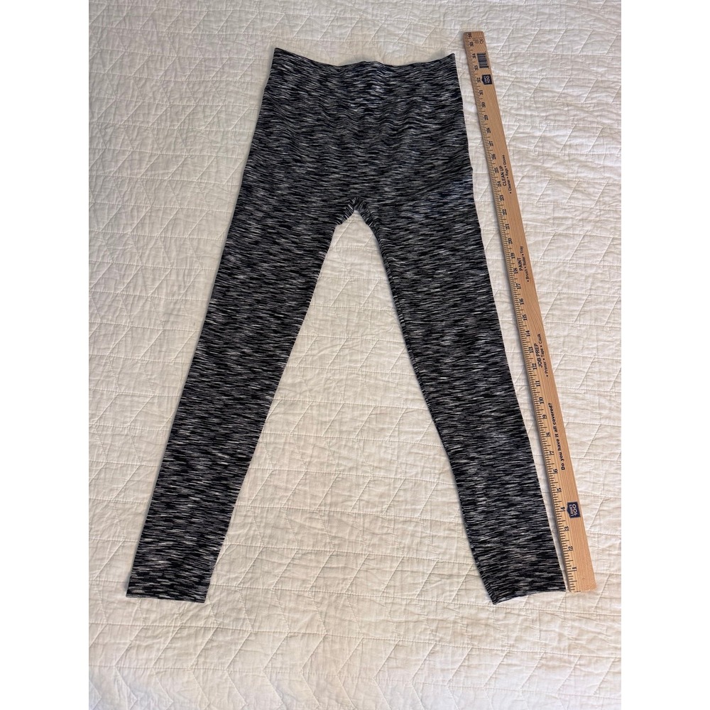 Flutter and kick maternity‎ leggings like new, one size fits all
